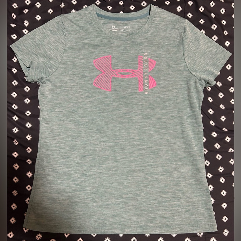 Under Armour Green with pink Logo Top Loose Heat Gear- size L